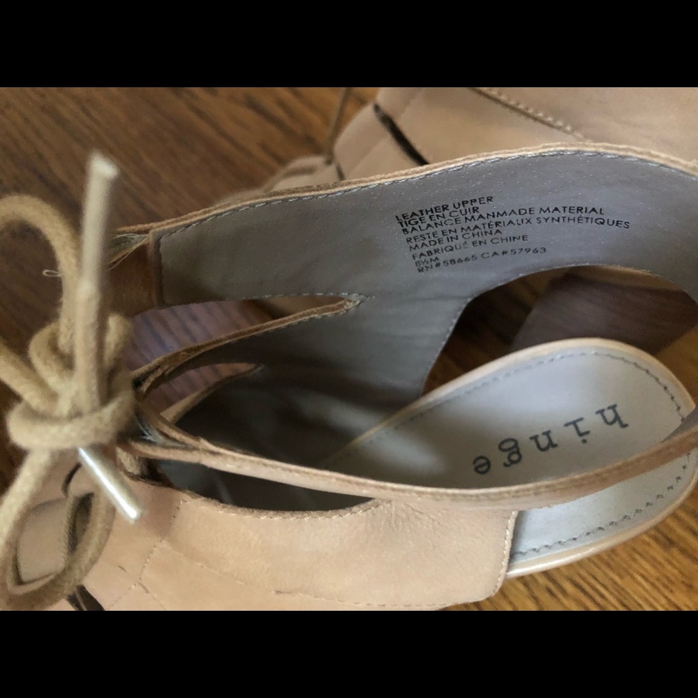 Hinge block heel sandal in nude - Picture 6 of 8
